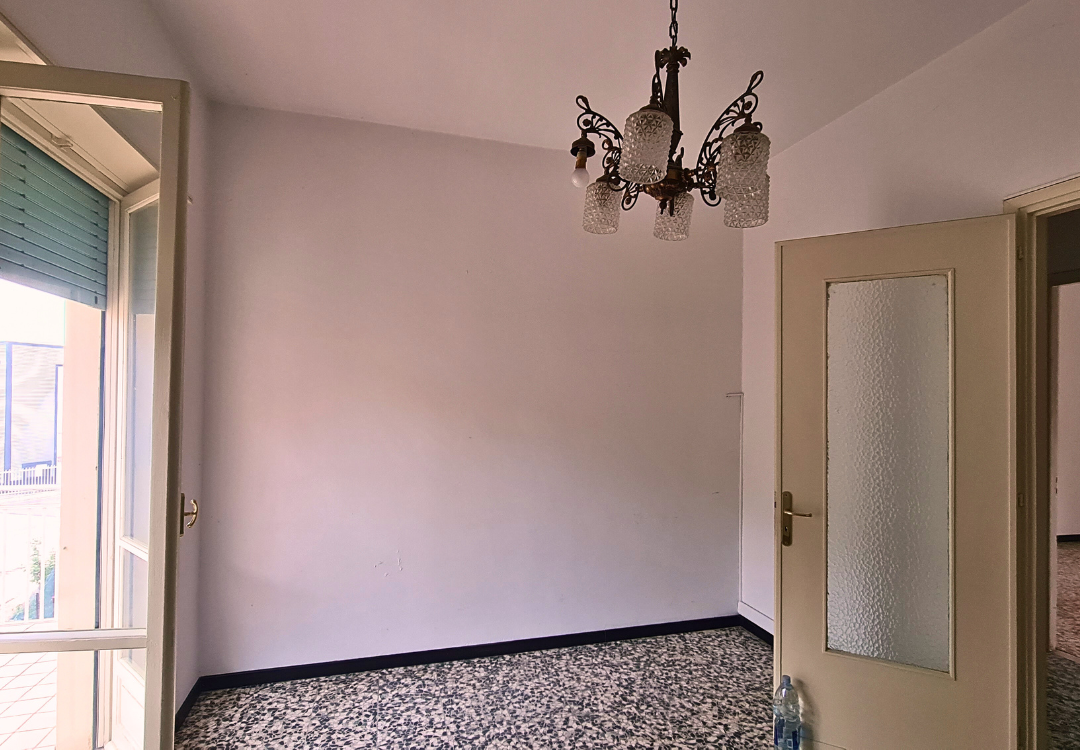 camera da letto da ristrutturare